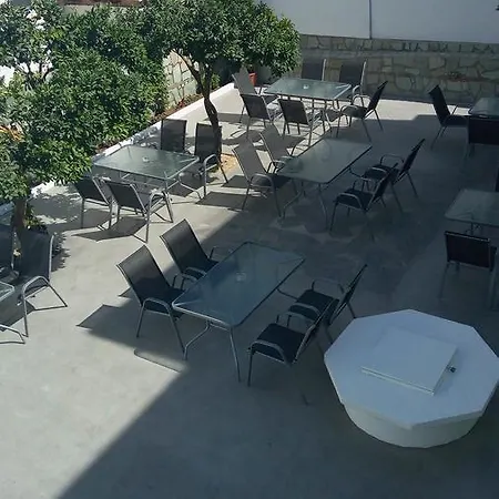 Siren And Hotel Parikia (Paros)