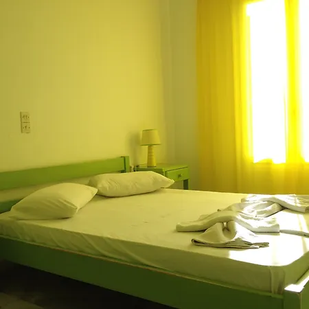 Siren And 3* Parikia (Paros)